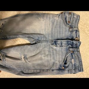 Light Washed American Eagle Ripped Jeans